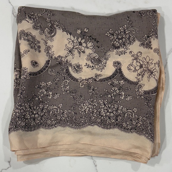 Ann Taylor Black & Cream Lace Print Large Silk Scarf - Picture 13 of 13